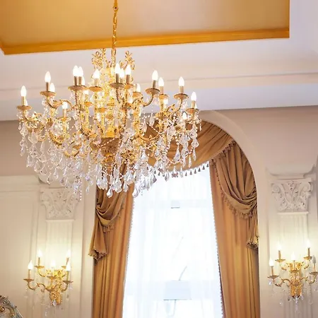Hotel Holiday Park ホテル 3*