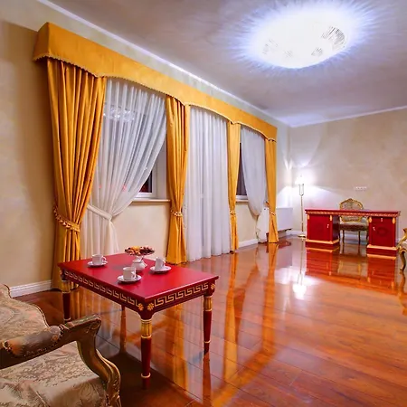 Hotel Holiday Park Varşova