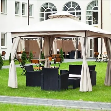 Hotel Holiday Park 3*