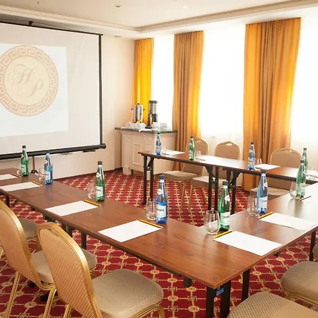 Hotell Hotel Holiday Park