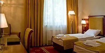 Hotel Holiday Park Hotell