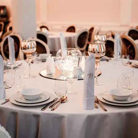 Hotel Holiday Park 바르샤바