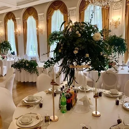 假日公园酒店 酒店