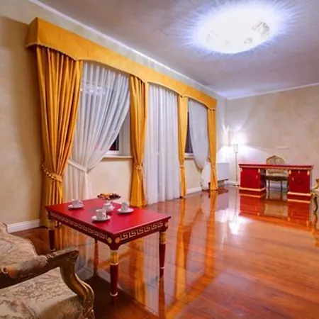 Hotel Holiday Park ורשה