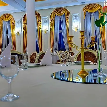 Hotel Holiday Park Hotel 3*