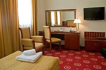 Hotel Holiday Park 3* ורשה