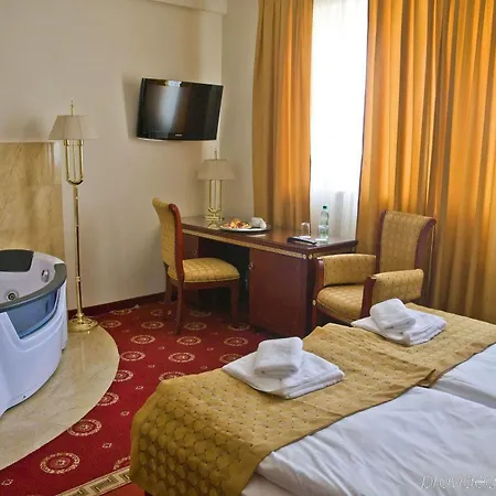 Hotel Holiday Park 3* ורשה