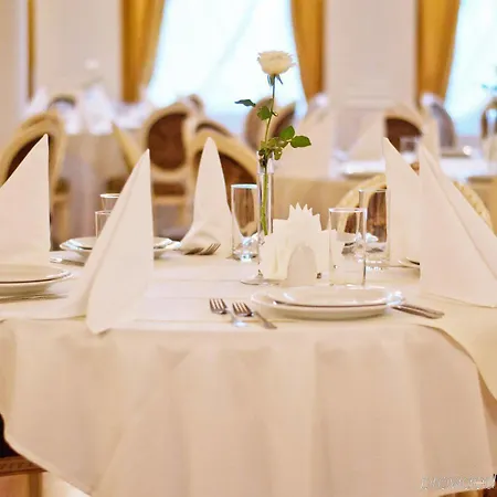 假日公园酒店 3*