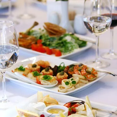 Hotel Holiday Park 호텔