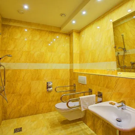Hotel Holiday Park 3* ורשה