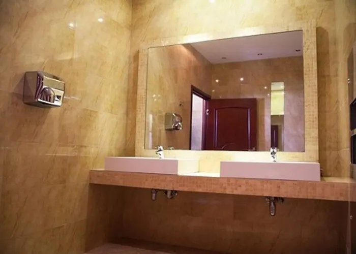 Hotel Holiday Park 3* 바르샤바