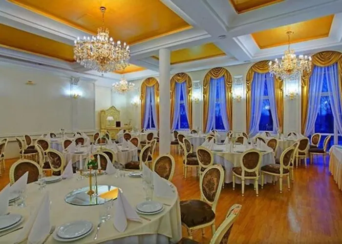 호텔 Hotel Holiday Park 3*