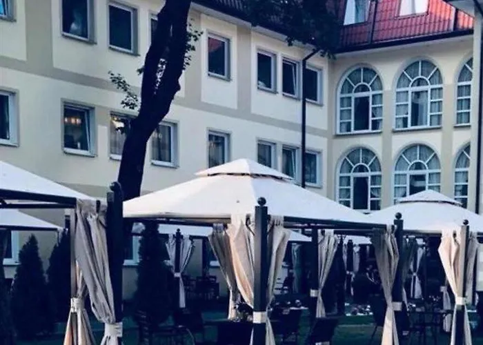 Hotel Holiday Park 3*