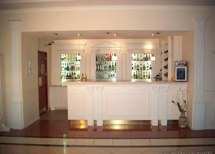 Hotel Holiday Park 3*