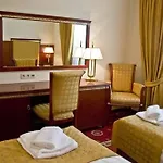 Hotel Holiday Park Hotel