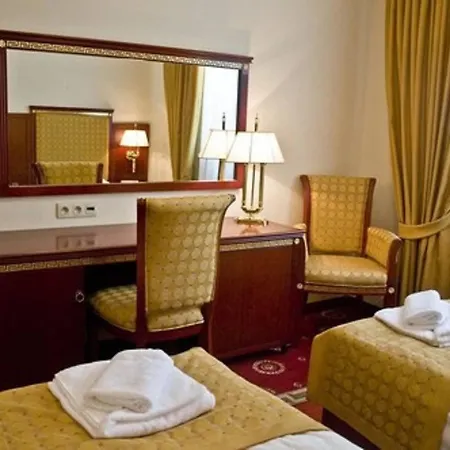 Hotel Holiday Park Szálloda